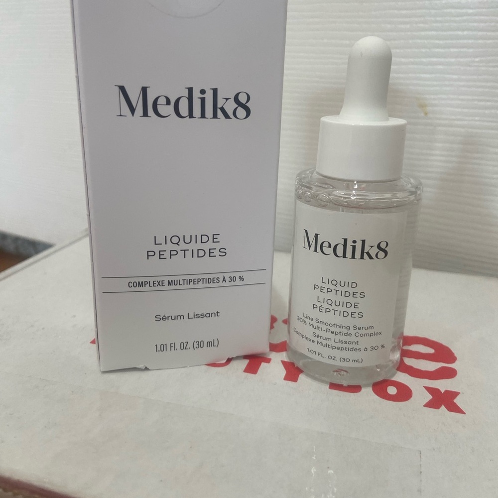 Medik8 Liquid Peptides Line Smoothing Serum NIB